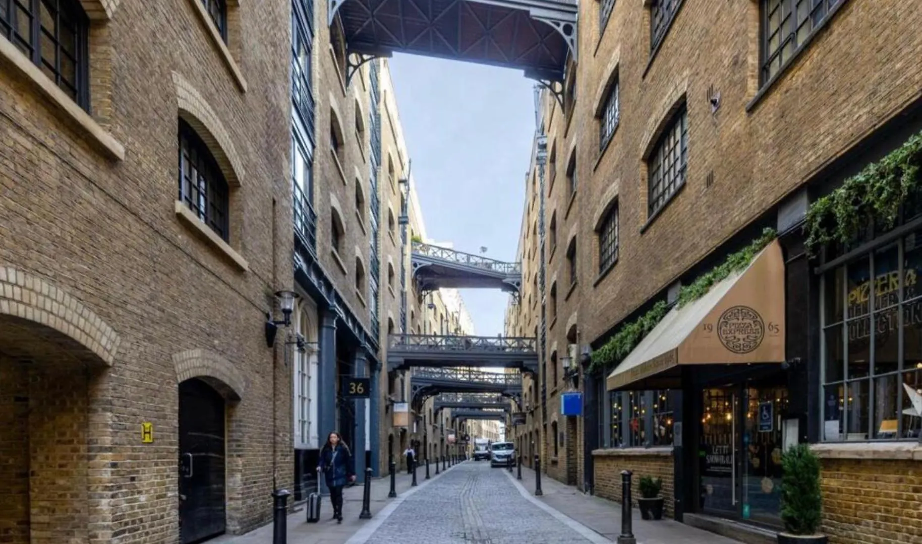 Tower Bridge Shad Thames Chiq Gated Parking Apartment London