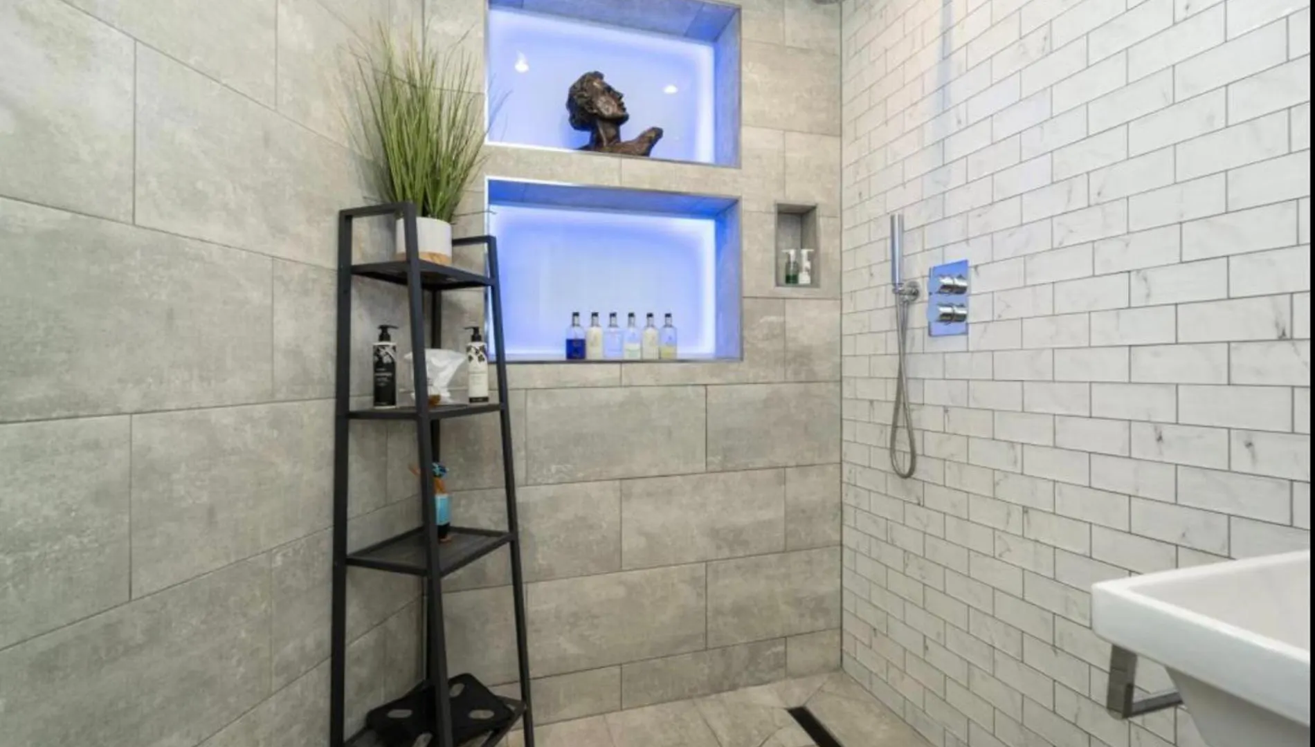 Tower Bridge Shad Thames Chiq Gated Parking Apartment London United Kingdom