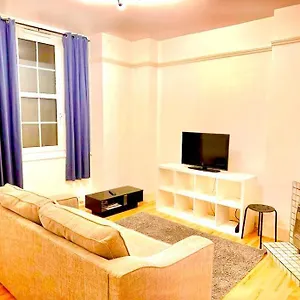 Apartment Tower Bridge! Immaculate One Bed, London